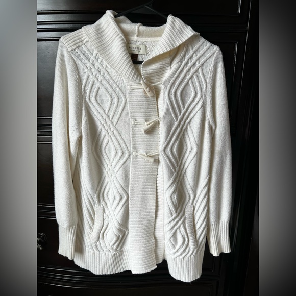 Women Creamish White Sweater with attached hood - Picture 1 of 9